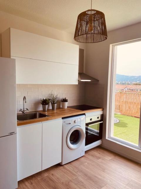 Le Patio De Sasha Apartment Hyères Екстериор снимка